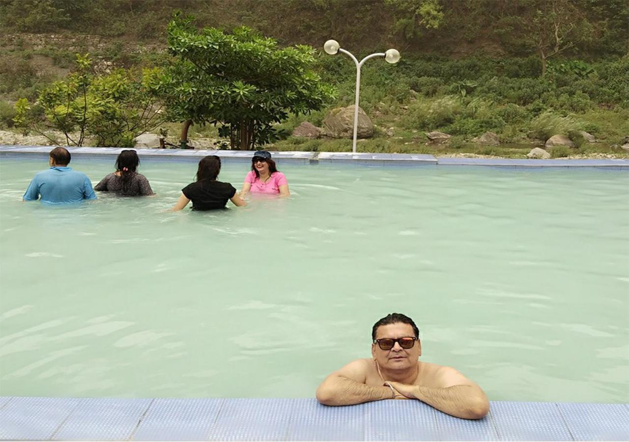 Crocus River Resort 兰斯顿 外观 照片